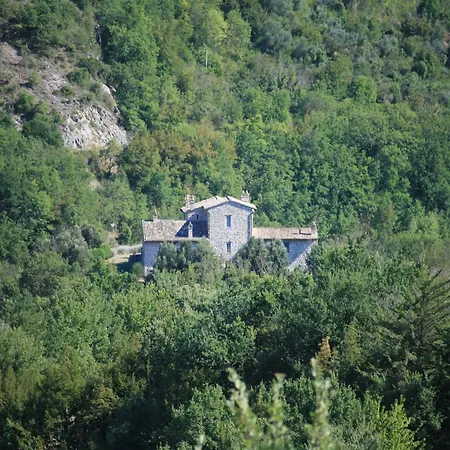 Picturesque Holiday In With Pool *