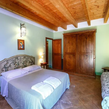 Picturesque Holiday In With Pool Holiday home Assisi