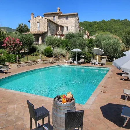 Дом отдыха Picturesque In With Pool Ассизи